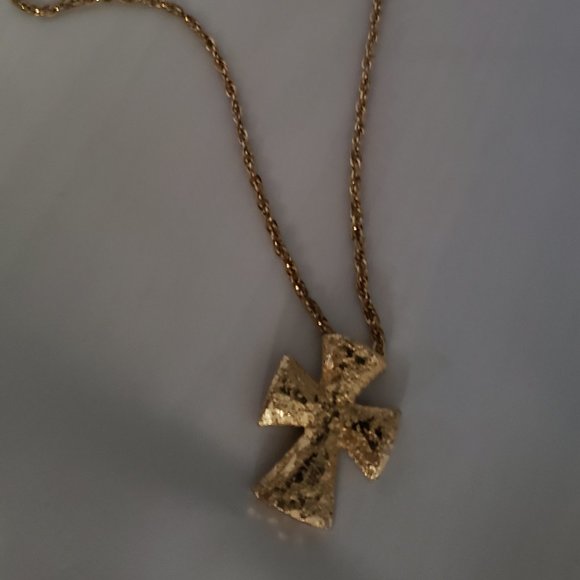 Vintage Sarah Coventry Gold Tone Cross Necklace - Picture 5 of 5